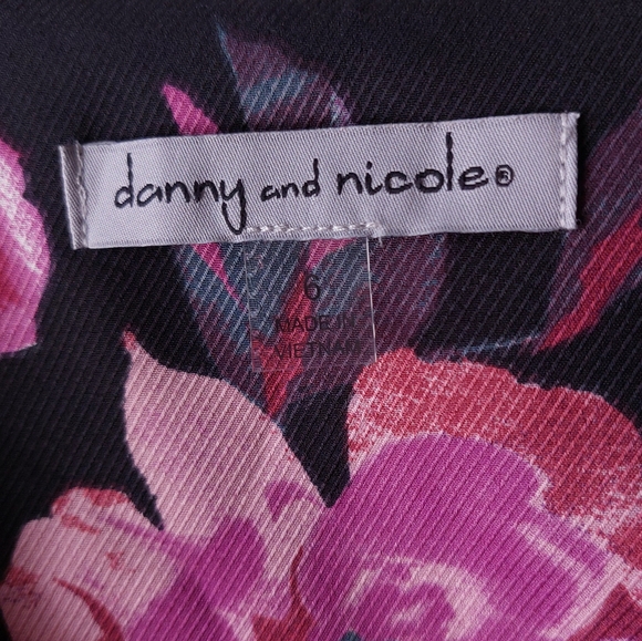 Danny and Nicole - 3/4 Puff Sleeves Ruched Floral Woven Midi Dress - Picture 3 of 7